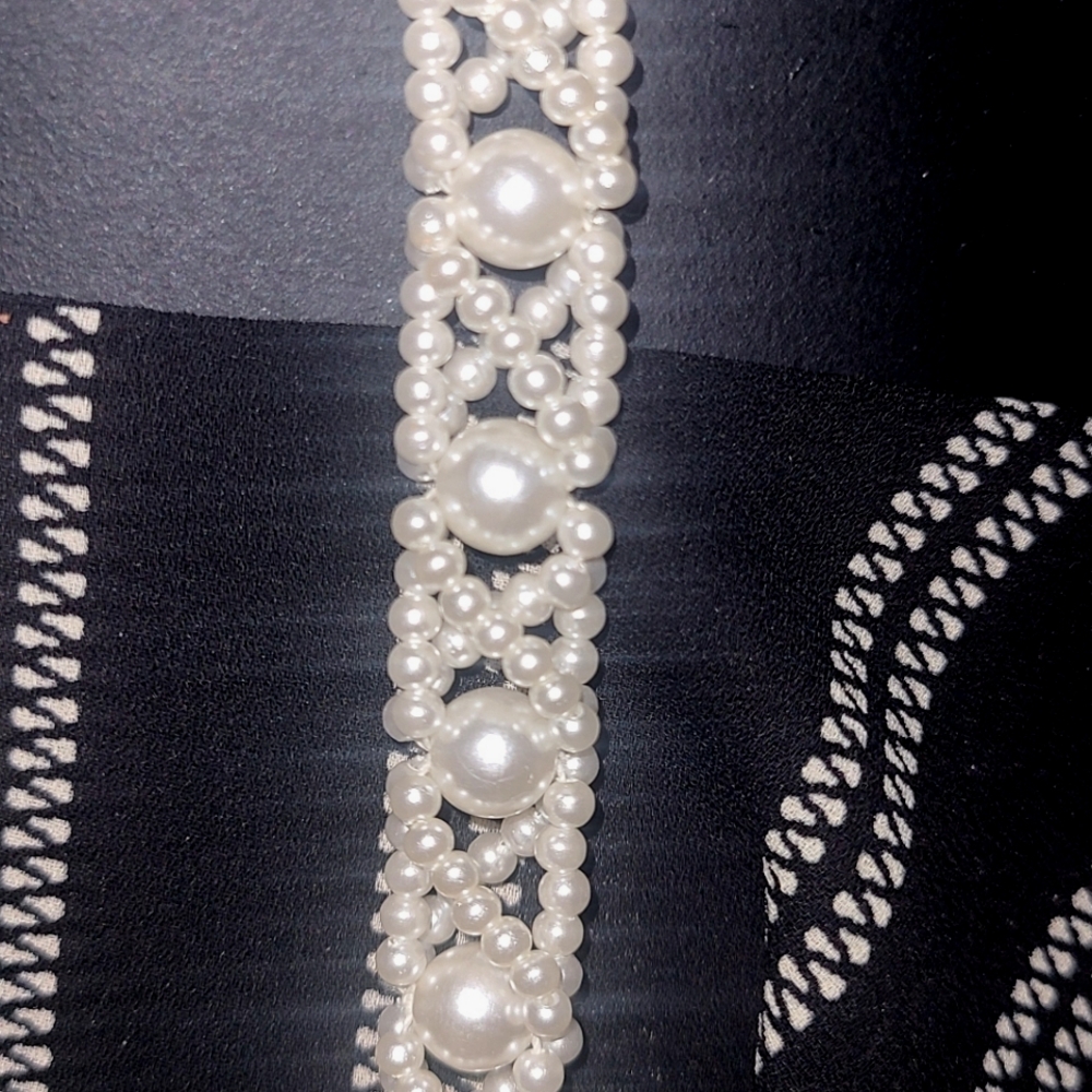 LATTICE WHITE SEEDED AND 6mm BEADED NECKLACE